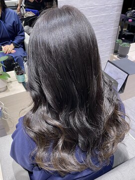 ステア ケース(stair case) 乾かすだけ韓国風艶巻きデジタルパーマ