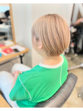 ノチ(Noci) ショートヘア/ハイトーン/ブロンドカラー/ミルクティー