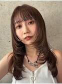 顔周りレイヤーカットくびれヘアミルクティーベージュカラー