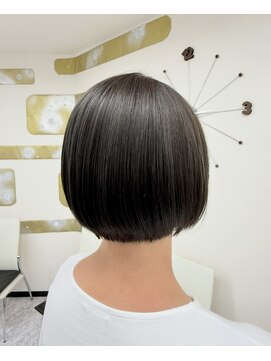 サロンドニケ 丸みのあるショートボブ　まとまりツヤくびれ無し