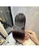 頑固なクセからデリケートな髪にも対応。驚くほどな艶感・サラサラした仕上がりを・・・