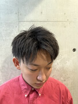 リベルテ グリット(Liberte Grit) 束感レイヤーアップバング20代30代刈り上げツーブロ心斎橋眉毛