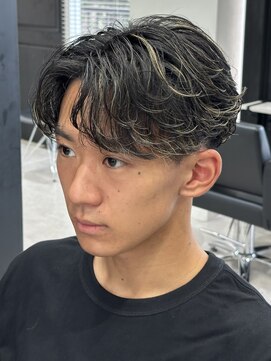 シャイン 大宮(SHINE) メンズカット/パーマ/ヘッドスパ/ブリーチ/眉毛/韓国/大宮/Men's