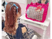 ヘアセット アリエス 池袋駅東口店(Aries)の雰囲気(お席でグッズと撮影可能です!)