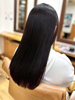アヴァンセ サニー美容室&nbsp;ロングヘア　髪質改善ストレート　暗髪　パープルブラック　艶髪