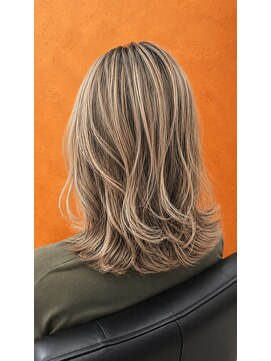 イルヘアーデザイン(ill) ミルクティー