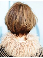 ミッシェル アフロート(michelle afloat)&nbsp;ショートで大人キレイを叶えるダブルグラデーションカット