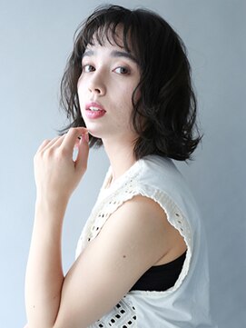 ザビー(THE B) 風になびくボブパーマ