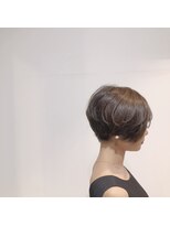 五角髪&nbsp;ブリーチを使わずのナチュラルハイライトショート、よき！