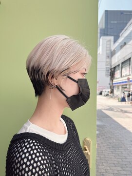 エマ(emma) ホワイト×ブラックカラー