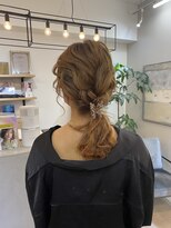 ジエクト ヴィシア(The Ect VIXIA)&nbsp;ドレスヘア 編みおろし 編み込み ローポニーアレンジ