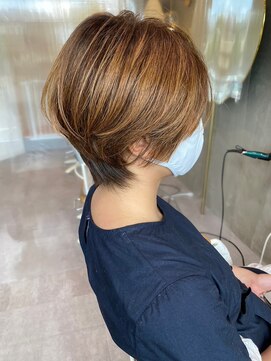 ステラ(Ster.) 正統派きれいめツヤショート