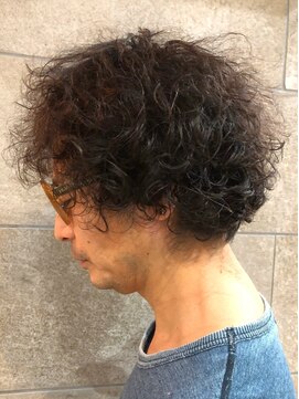 ディスコネクト(DISCO-N-NECT) ニュアンスパーマ　カーリーパーマ　メンズショート　爽やか