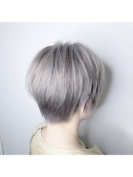 ヘアーデザイン ディードット ウル(D. ulu) プラチナムホワイト