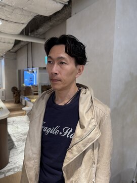 ウノプリールヴァモス(unopulir Vamos) 大人センターパートパーマ