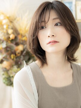 カバーヘア ブリス 大宮西口(COVER HAIR bliss) センターパートくせ毛風くびれショートボブA1大宮20代30代40代