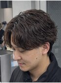 無造作フェザーパーマセンターパート