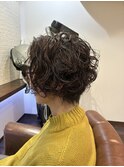 抜け感ある大人前下がりショートパーマ♪