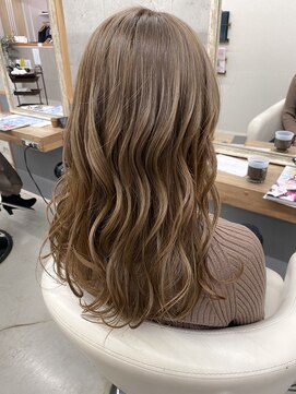 ユッカ エルア 武庫之荘南口(YUCCA elua) 【elua 長田】愛されモカベージュ