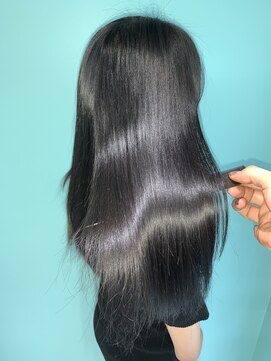 リーホリエ(Lee Horie) 艶めく黒