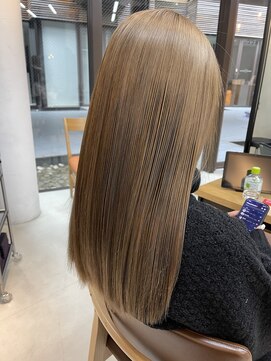 ミィ 浦和(mee) 【mee.】ヤジマ　アッシュベージュ