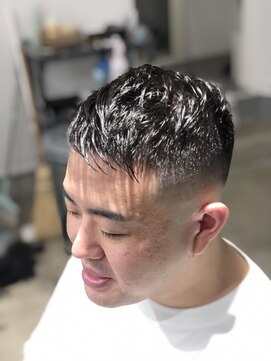 デミュート(DEMUT) 圧倒的フェードカット