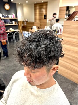 男を磨くメンズサロン オム グランド(HOMME GRAND) スペインカール