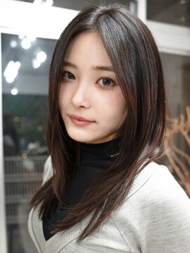 ホロン 池袋(HOLON) 池袋HOLON【アーモンドレイヤー/暗めカラー/センターパート】