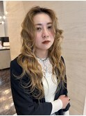 巻き髪スタイル
