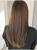"サラっと"ナチュラルなロングヘア