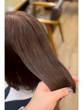 ネオリーブ クーロ(Neolive curro) ブリーチなしのダブルカラー×モカベージュ