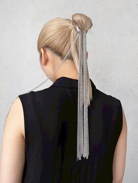 アルバム 銀座(ALBUM GINZA) おくれ毛ブロンドホワイトベージュ韓国ヘアロング_ba560111