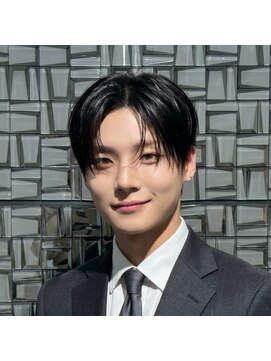 ウィーニード 名古屋(WENEED) 【佐久間】センターパート/前下がり/