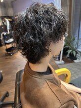 《*サーフカール*》波のような緩やかなカールがリラックス感を＊色気のあるパーマデザイン