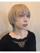 ラシック(LACQ) ウルフ/ウルフカット/ハイトーン/ミルクティーベージュ