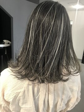 キング 枚方店(K!ng) ホワイトハイライトストレートボブ