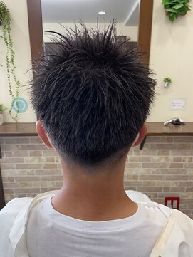 エモーション(Emotion) 刈り上げカット