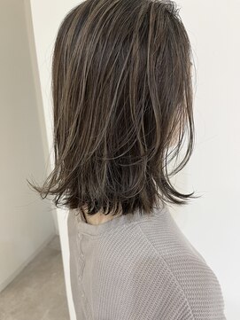 ジュエ ヘアー デザイン(Jue hair design) グレージュハイライト　外はねボブ