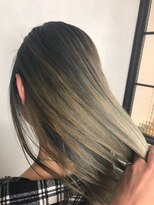 ラトリエ ブロカント 立川北口店(L'atelier BROCANTE)&nbsp;バレイヤージュ アッシュベージュ ハイライト グラデーション