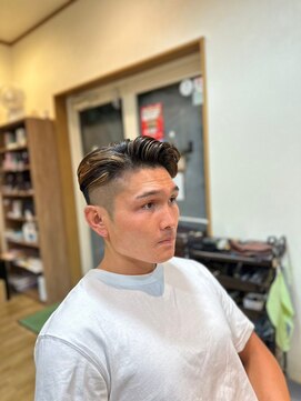 ラクヘアー 上福岡店 30代40代刈り上げベリーショートメッシュカラー