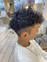 テトラ バイ ネオリーブ 横浜西口店(tetra by neolive)&nbsp;横浜★フェード　スペインカール　メンズパーマ