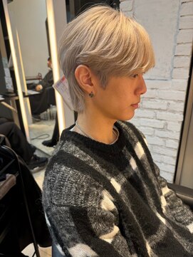 ダブル(W) アッシュブロンド/韓流センターパート