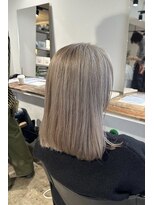 ニュート(Neut )&nbsp;ハイトーンシルバーペールベージュ