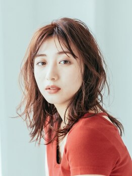 ディラ(Dilla)の写真/輪郭や骨格を見極めるカット技術であなたに最適なヘアーに♪小顔効果◎のバランス良いスタイルへ導きます！