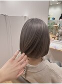 丸みボブショート髪質改善ブリーチグレーアッシュ１０代２０代