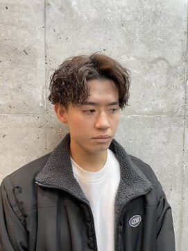 デフカッヅ 北千住(DEF CUTZ) アップバングツイスパ
