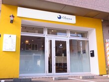 オハナ(Ohana hair&spa)の雰囲気（黄色い外観が目印♪駐車場店舗前4台分有）