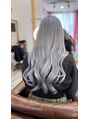 スノヘアードレッサーズディレーヴ(SUNO Hairdresser's DeReve) グレーカラー×羽エクステ