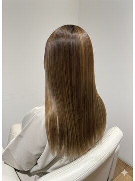 ゴットイール(GOTTO eel) 【極上ツヤ】思わず触れたくなる！柔らかベージュストレート