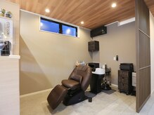 フルフラットで受ける、極上ヘッドスパ